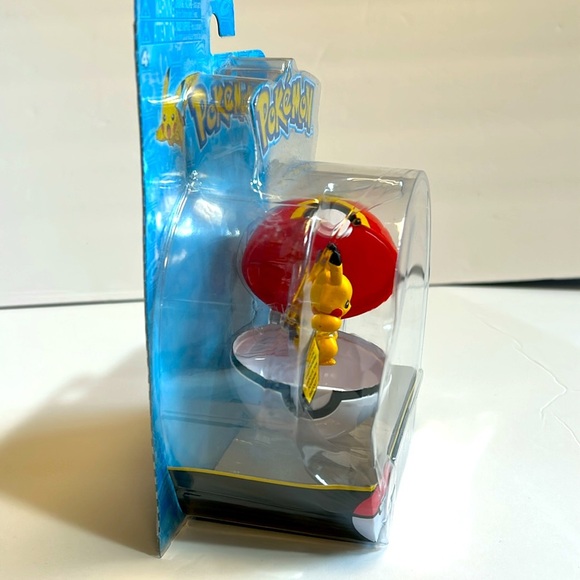 Pokemon Clip n Carry Pokeball Pikachu and Repeat Ball Figure Set New sealed - Picture 5 of 5